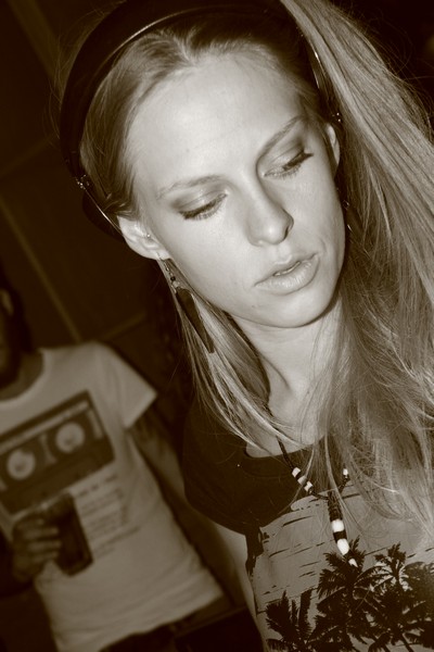 Nora En Pure LIVE at INDIE